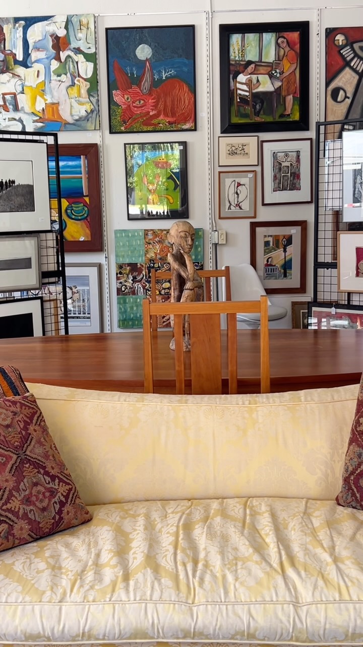 The shop is ready for you…. ESTATE SALE THIS WEEKEND! Saturday & Sunday 
10/17 9-4 & 10/18 10-2 @foresideantiques 
Over 200 works of art from Maine artists in a huge variety of styles and prices (something for everyone), plus fabulous MCM furniture, funky crazy jewelry, and more! Sale preview link in bio

#vintage #antique #estatesale #portlandme #thrift